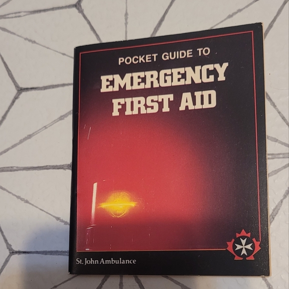 Lexus. First aid kit. Bag with contents. - Picture 7 of 11